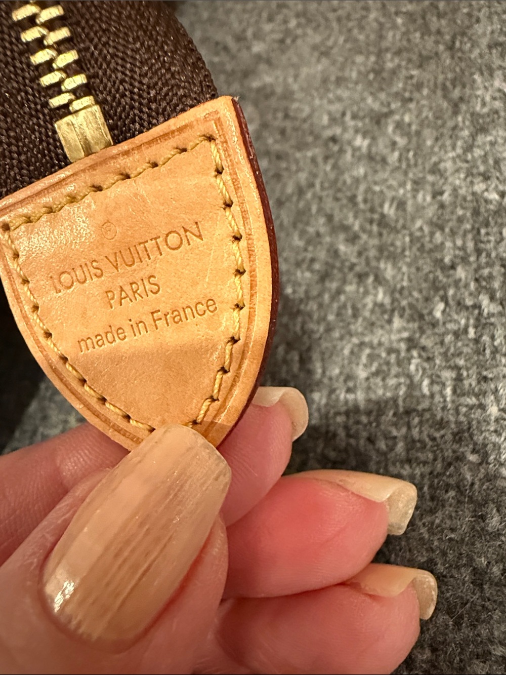 Louis Vuitton Monogram Canvas Toiletry 26 - Picture 3 of 16